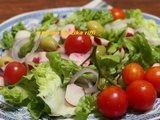 Salade romaine aux radis et tomates cerises
