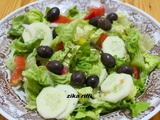 Simple salade verte aux concombres et a la tomate