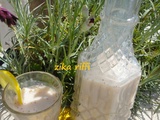 Smoothie banane- lait de coco- fraises et yaourt nature au miel pur
