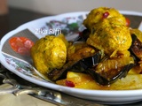 Tajine aux aubergines frites en sauce au vinaigre - oignons caramélisés - boulettes et frites de pommes de terre ( barania beydenjel )