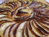 Tarte aux pommes caramélisées et crème amandine