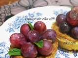 Tartelettes aux raisins rouges et crème amandine pour un goûter gourmand