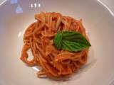 Pâtes spaghetti, sauce légumes (tomates, oignon, carotte, courgette, poivron)