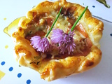 Tartelette salée à la rhubarbe et fromages
