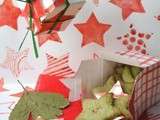 Atelier cadeaux gourmands de Noël : sablés vert thé matcha et sésame, dans leur rouge écrin
