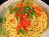 Spaghettis à l'huile d'olive, tomate fraiche