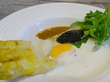 Asperges blanches rôti, oeuf mi-cuit, espuma à la Feta oeufs de hareng