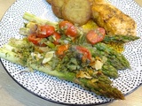 Asperges vertes gratinées au Grana Padano, tomates cerises, amandes effilées
