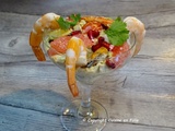 Cocktail de fruits de mer, crevettes, pamplemousse rose, avocat, grenade et mayonnaise sans oeuf