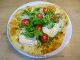 Flatbread pizza en trois versions : Marguerite - Tomate oignon pesto chèvre et Pesto oignon Mozzarella Pecorino