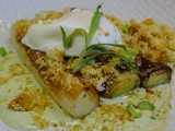 Oeuf poché sur poireaux rôtis, crumble au Parmesan et crème d'estragon