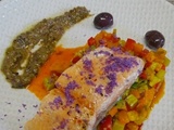 Pavés de saumon confits, poêlée de légumes au cumin, condiment tapenade d'olives niçoises