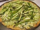 Pizza blanche au brousse, asperges vertes, parmesan et pecorino