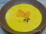 Potage ou porez de courge et carottes au lait d'amande, oignon doux, cumin et orange sanguine