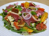 Salade de haricots verts et fenouil, magret fumé, Tomme de montagne, tomates cerises et croûtons, vinaigrette à l'ancienne