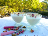Crème dessert aux pétales de rose