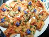 Pizza d'anniversaire au saumon fumé, câpres et herbes fraîches