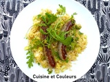 Riz frit aux chipolatas et oeufs brouillés