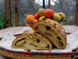 Strucla ( brioche polonaise roulée aux pommes, aux raisins secs et cannelle) Foodista Challenge #82
