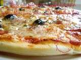 Pizza Pâte maison, Jambon blanc fumé à la coupe, coulis de tomates maison, comté râpé, herbes, olives Facile, simple et bon