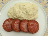 Saucisse de Morteau et purée de chou fleur fumée