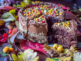 Layer cake chocolat noisettes pour un goûter d’automne