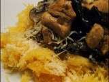 Courge spaghetti et sauce poulet aux champignons