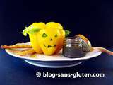 Halloween sans gluten : salade verte dans un poivron jaune facon Jack-o’-Lantern et sa vinaigrette noire