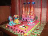 Gâteau d’anniversaire pour fille « Château rose et ses 3 princesses » :