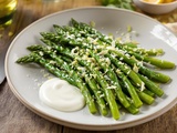 Méthode infaillible de Cyril Lignac pour des asperges poêlées savoureuses et juteuses