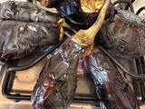 Comment cuire une aubergine au gaz pour lui donner un goût fumé