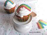 Cupcakes double arc-en-ciel et leur glaçage au fluff / Rainbow cupcakes and their fluff icing