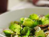 Salade de feuilles de choux de Bruxelles, mozzarella et anchois blancs