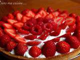 Jolie tarte d'été aux fraises et framboises