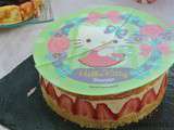 De beaux gâteaux et un fraisier Hello Kitty