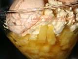 Verrine ananas chantilly de mangue et macaron