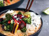 Soupe Thaï vegan au curry et nouilles de riz