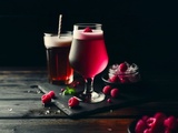 Cocktail à la bière, hibiscus et framboise