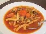 Soupe minestrone (macaroni, poireau, carotte, tomate, navet, haricots, petits pois, lardons)