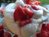 Pavlova fraises à la  meringue 45 secondes chrono 