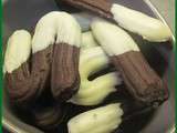 Biscuits sablés viennois au chocolat noir enrobés de chocolat blanc