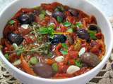 Salade de poivrons rouges grillés sautés a l'ail aux olives et aromates