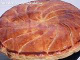 Galette des rois à la frangipane au chocolat et fève de tonka