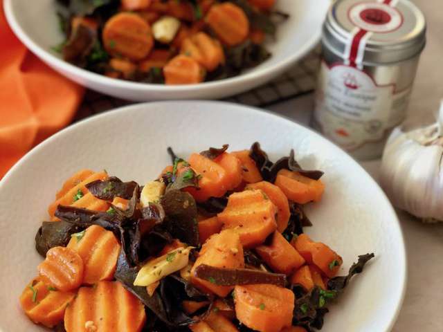 https://recettes.de/images/blogs/diet-et-delices/carottes-poelees-aux-saveurs-asiatiques.640x480.jpg