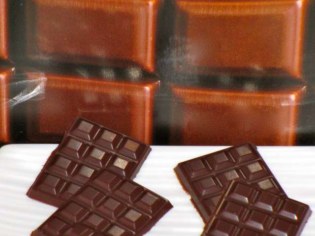 RECETTE : Mini tablettes de chocolat pour décorer vos gâteaux !  **LACHOUFAMILY** 