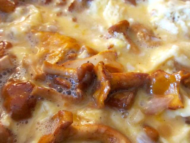 Omelette Aux Girolles à La Crème