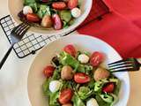 Salade aux tomates cerises et duo de billes de mozzarella