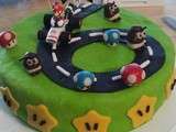 Gâteau Mario Kart en damier et pâte à sucre