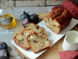 Cake salé à la fondue d’oignons, figues et feta