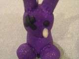 Pendentif lapin violet tristoune :